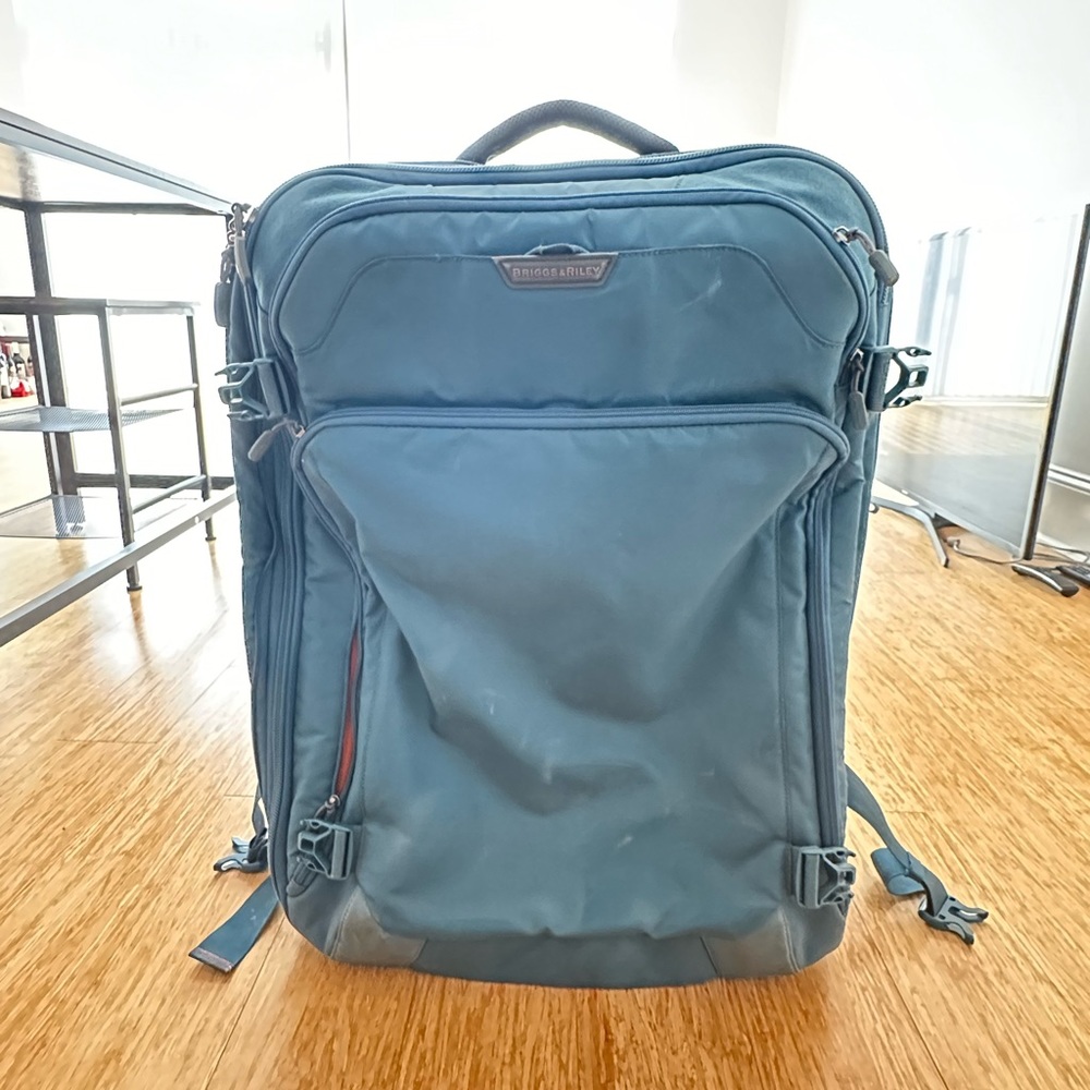 Briggs & Riley large suitcase